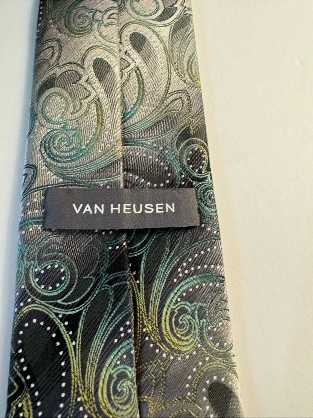 Van Heusen Green Black Gray White 100% Silk Neck Tie
